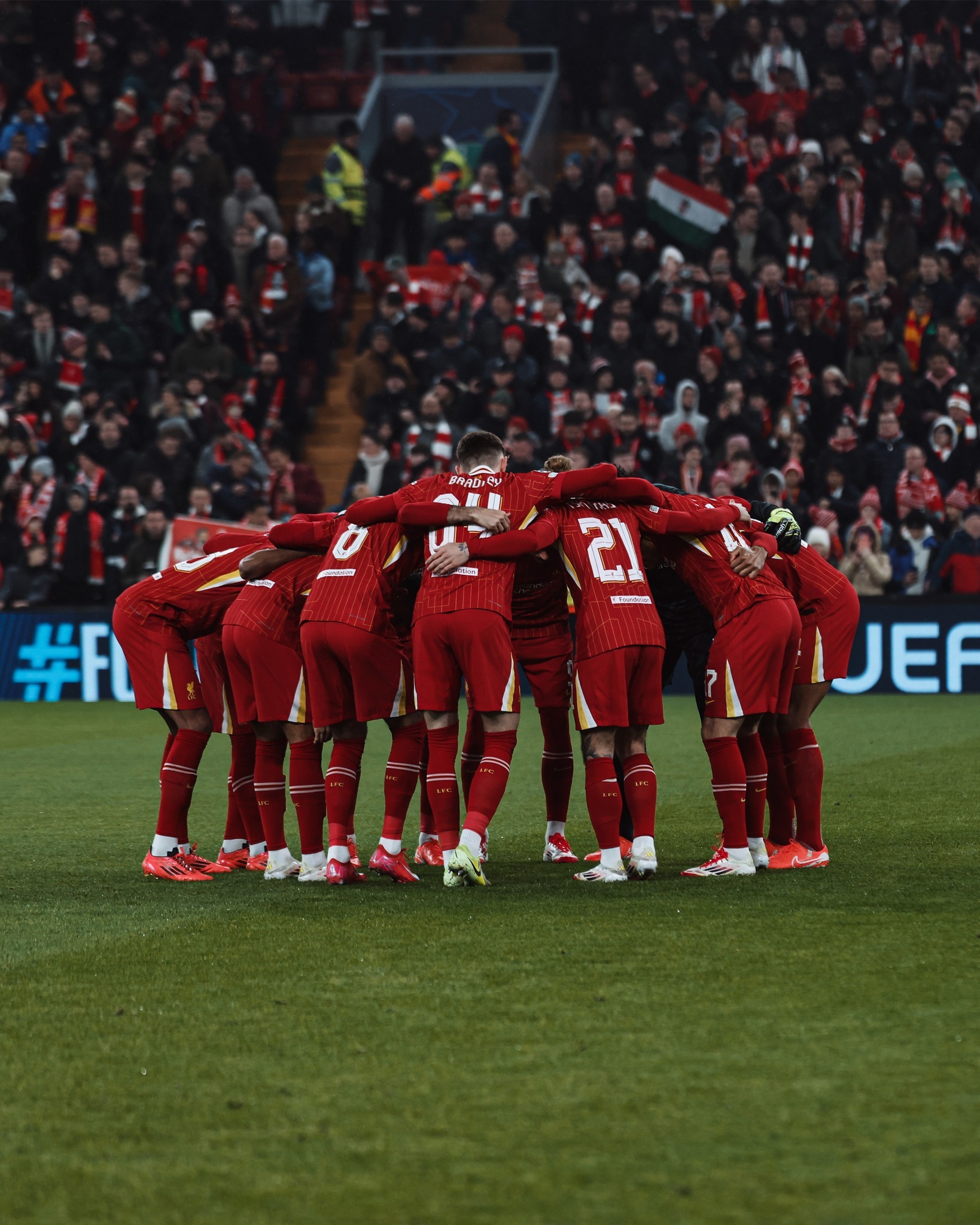 关于利物浦前锋火力全开，欧冠小组赛暂居榜首的信息