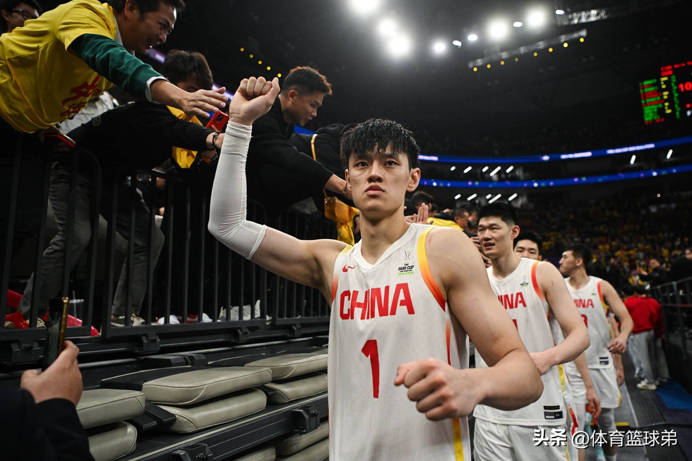 江苏男篮遭遇大逆转，赛场风波不断