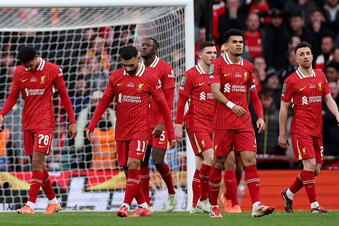 乐鱼在线娱乐-利物浦战术调整新意，球队欲保持领先