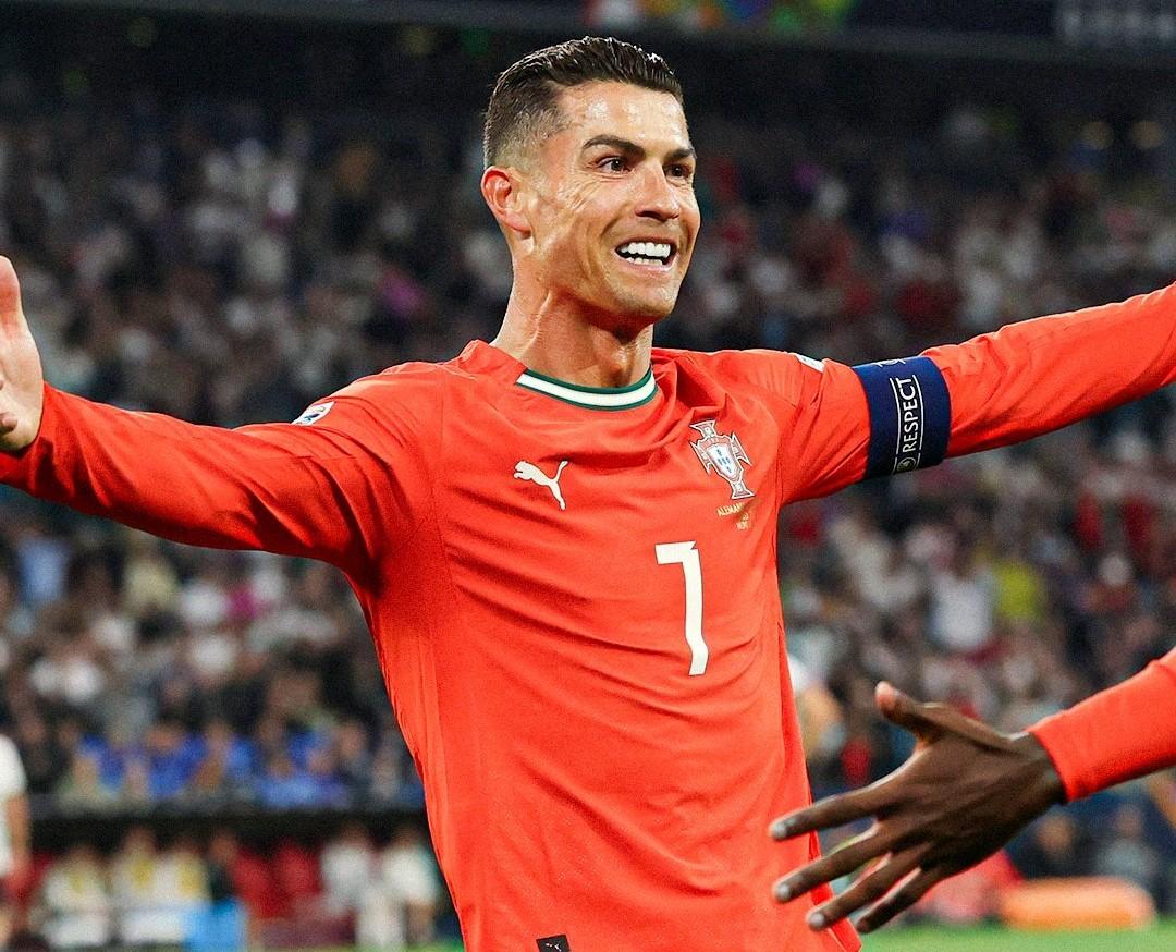 包含葡萄牙队逆转英格兰队，张继科统治全场的词条