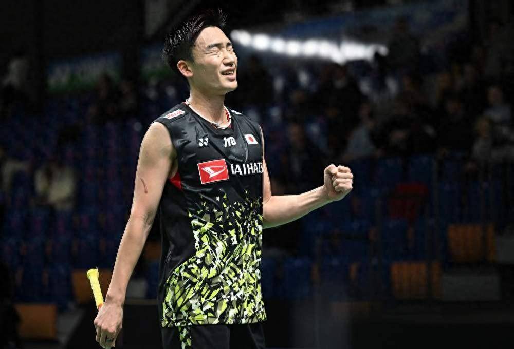 关于中国羽毛球队强势丹麦羽毛球队，桃田贤斗完成帽子戏法的信息